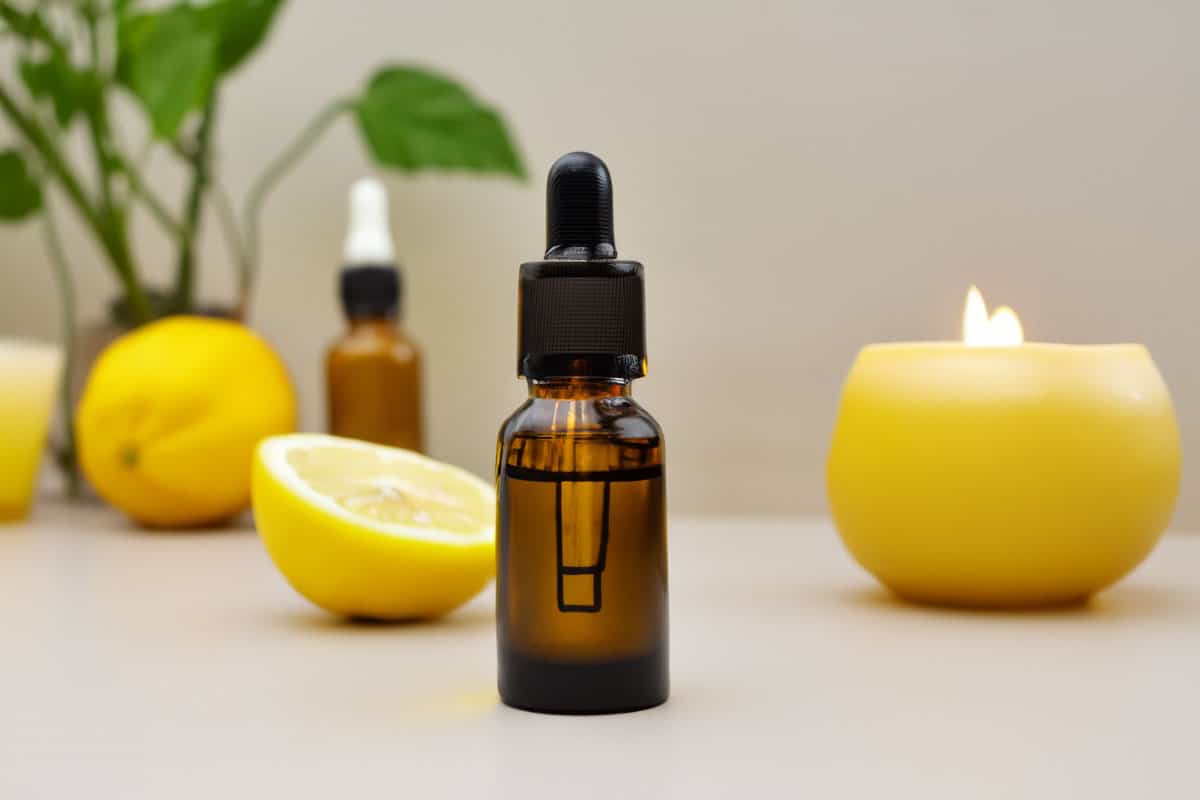 Huile essentielle de citron : ses bienfaits sur la peau, les cheveux et votre poids